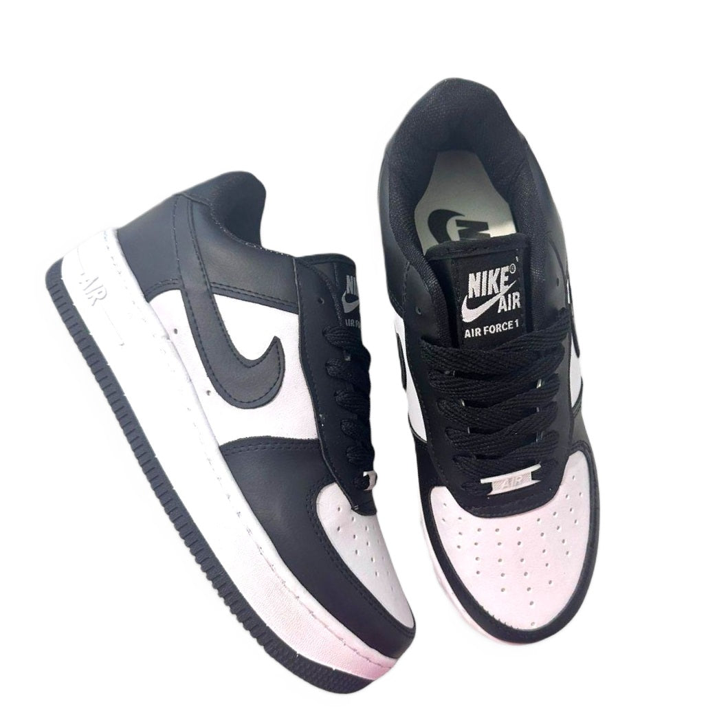 NIKE AIR FORCE CLASSICS